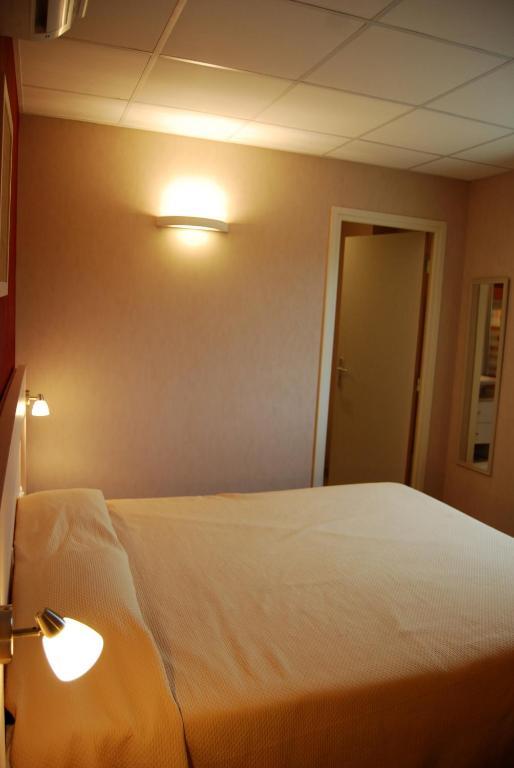 Le Logis De La Lys Hotel Aire-sur-la-Lys Cameră foto